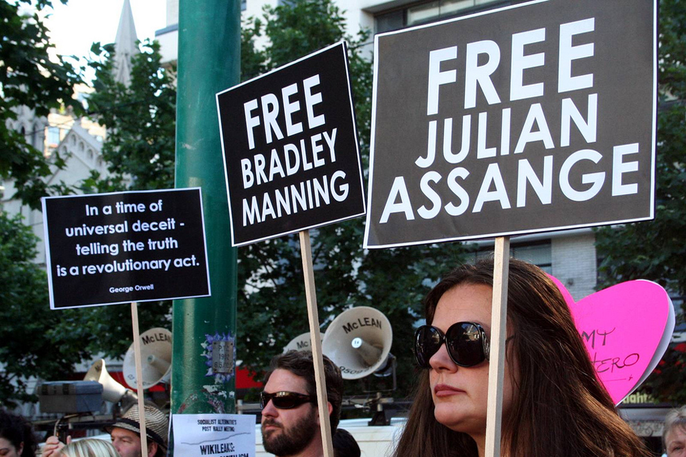 free-assange-wikileaks