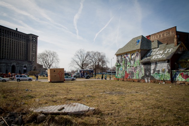 article-detroit-je-t-aime-exterieurs-webdoc-mandray-bienvenu-portfolio-owni-614